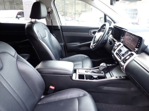 Used 2022 Kia Sorento S image 3