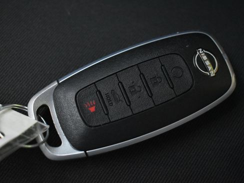 Used 2025 Nissan Pathfinder SV AWD/4WD image 35