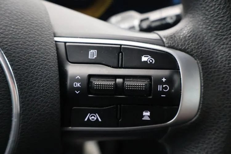 Used 2026 Kia K5 LXS FWD image 19