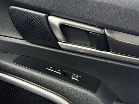 Used 2025 Kia Telluride S image 19