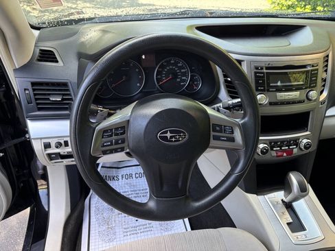 Used 2014 Subaru Outback 2.5i w/ Alloy Wheel Package AWD/4WD image 8