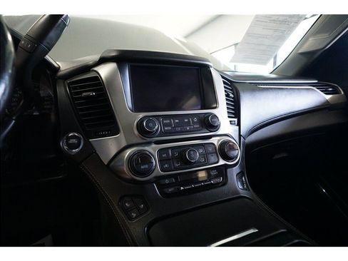 Used 2019 Chevrolet Suburban Premier w/ Premier Plus Edition AWD/4WD image 23