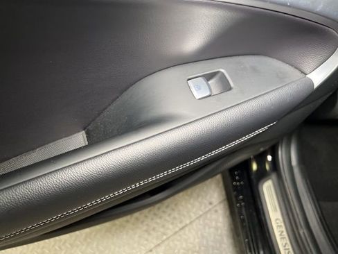 Used 2025 Genesis G70 2.5T image 51