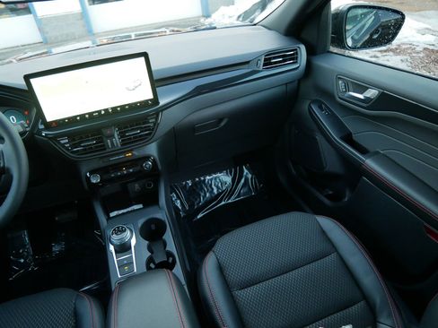 Used 2025 Ford Escape ST-Line Select w/ Tech Pack #2 image 11