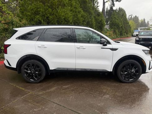 Used 2023 Kia Sorento SX image 2