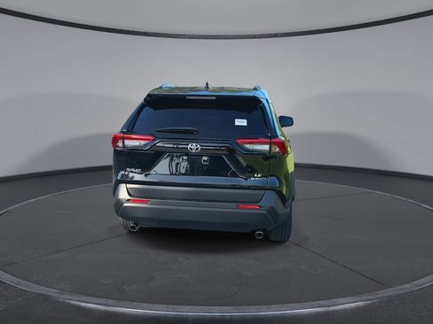 Certified 2025 Toyota RAV4 LE AWD/4WD image 7