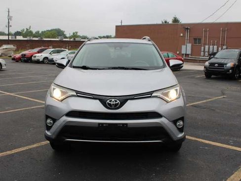 Used 2017 Toyota RAV4 XLE AWD/4WD image 3