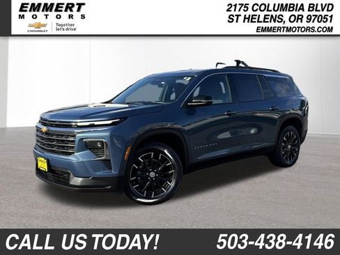 Certified 2025 Chevrolet Traverse LT w/ Sun and Wheel Package image 1