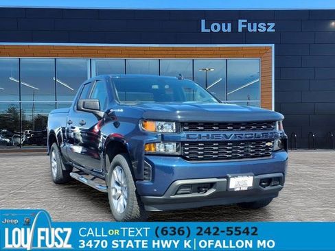 Used 2020 Chevrolet Silverado 1500 Custom w/ Custom Value Package AWD/4WD image 1