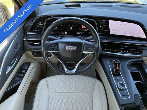 Used 2021 Cadillac Escalade ESV Premium Luxury AWD/4WD image 11