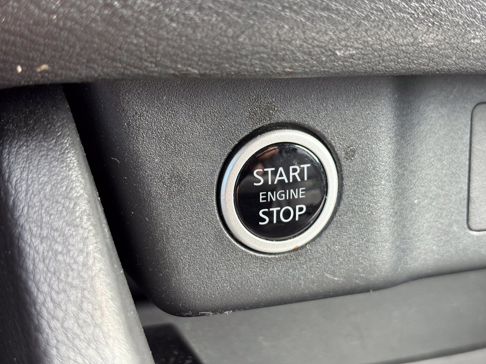 Used 2021 Nissan Rogue SV w/ Premium Package AWD/4WD image 18