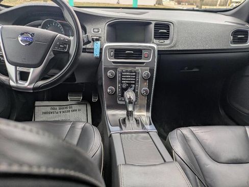 Used 2015 Volvo S60 T6 R-Design Platinum image 11