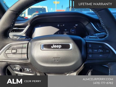New 2025 Jeep Grand Cherokee L Altitude AWD/4WD image 21