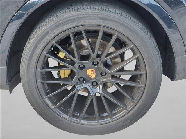 Used 2020 Porsche Cayenne AWD/4WD image 6