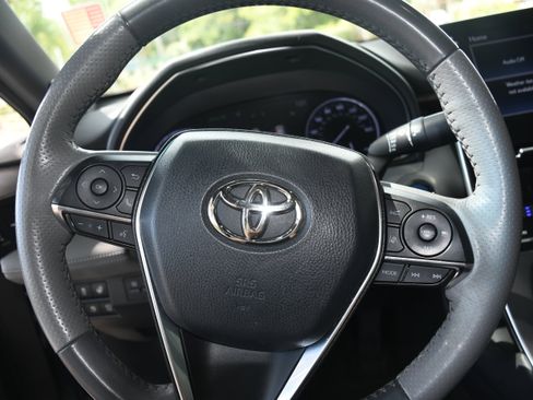 Used 2020 Toyota Avalon Limited image 14