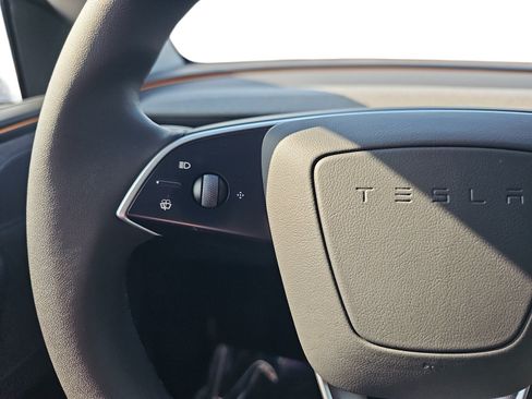 Used 2026 Tesla Model Y 2WD image 14