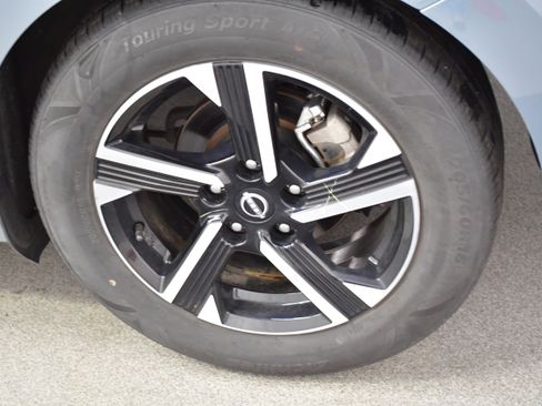 Used 2024 Nissan Sentra SV FWD image 34