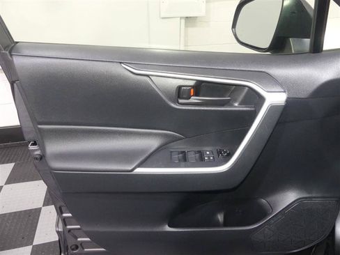 Used 2020 Toyota RAV4 LE w/ All Weather Liner Package AWD/4WD image 17