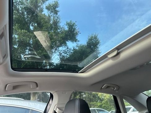 Used 2023 Volkswagen Jetta SE w/ Panoramic Sunroof Package FWD image 13