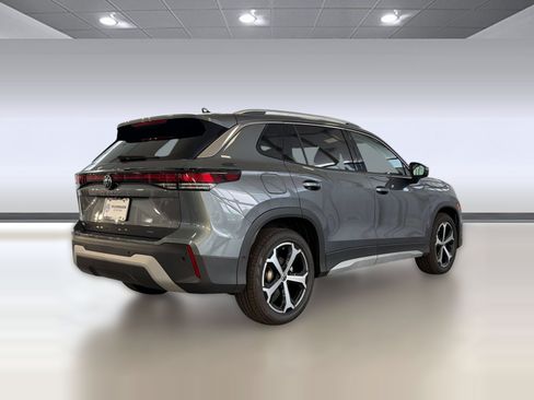 New 2026 Volkswagen Tiguan SE FWD image 9
