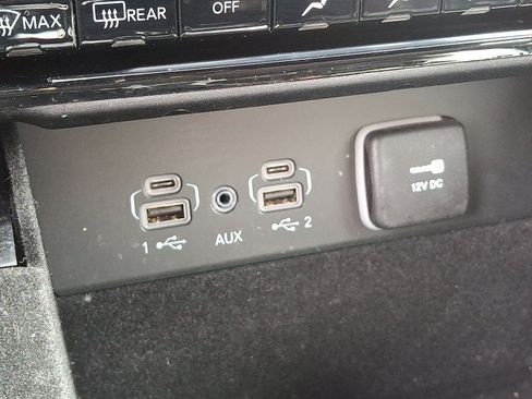 Used 2023 Jeep Grand Cherokee L Limited w/ Trailer Tow Group (B) image 27