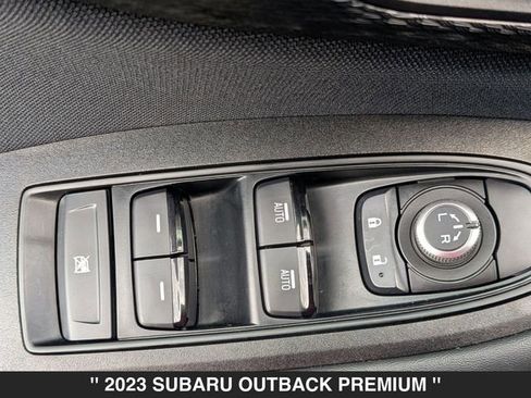 Used 2023 Subaru Outback Premium image 12