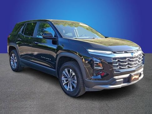 Used 2025 Chevrolet Equinox LT AWD/4WD image 3