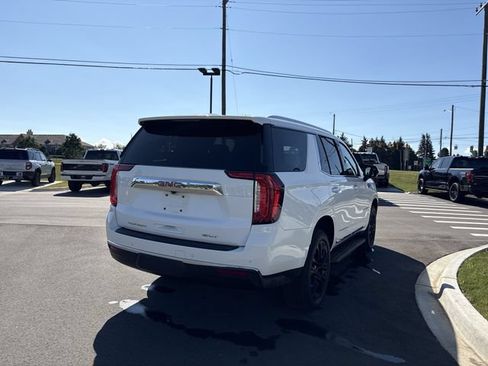 Used 2023 GMC Yukon SLT AWD/4WD image 5
