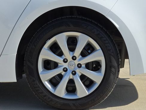 Certified 2025 Toyota Corolla LE FWD image 24