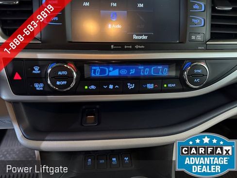 Used 2017 Toyota Highlander SE AWD/4WD image 4