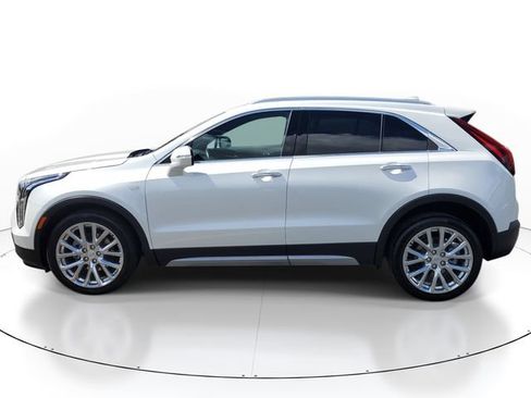 Certified 2023 Cadillac XT4 Premium Luxury FWD image 2