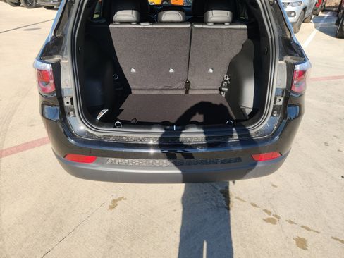 New 2026 Jeep Compass Latitude image 16