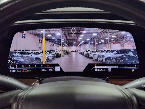 Used 2022 Cadillac Escalade ESV Sport Platinum w/ LPO, ONYX Package image 38