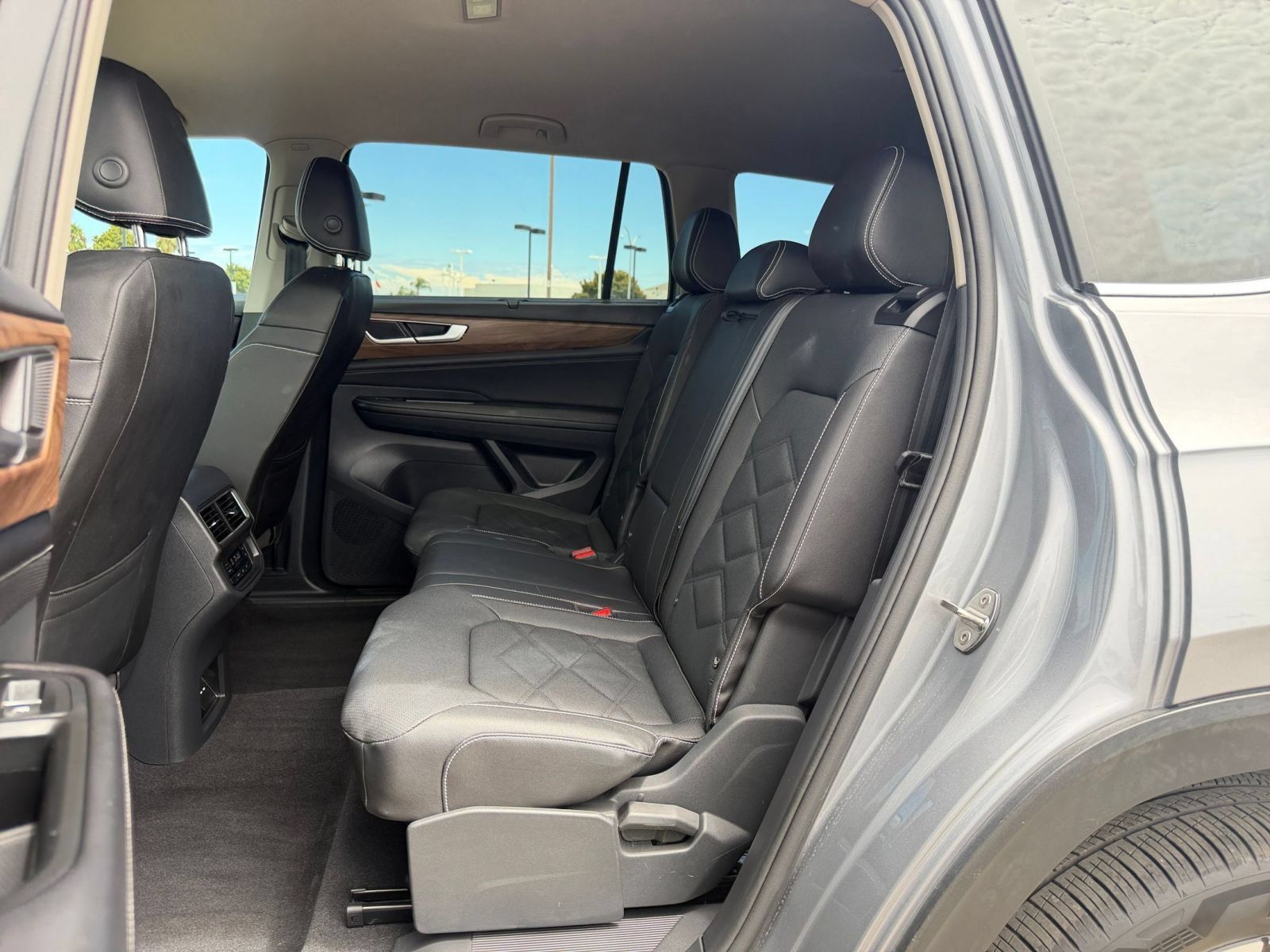 Used 2026 Volkswagen Atlas SE FWD image 39