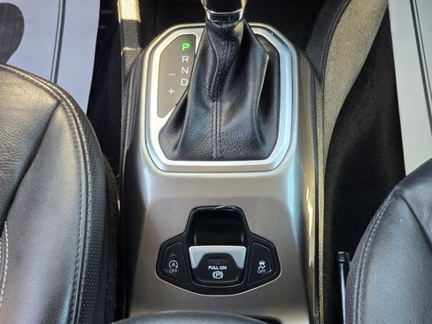 Used 2020 Jeep Renegade Limited FWD image 19