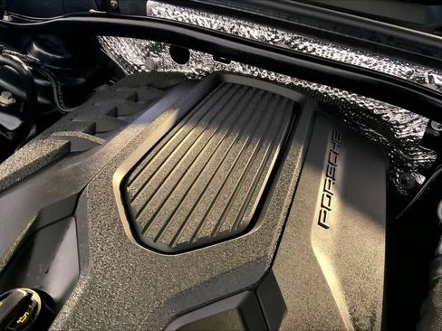 Used 2025 Porsche Macan image 33