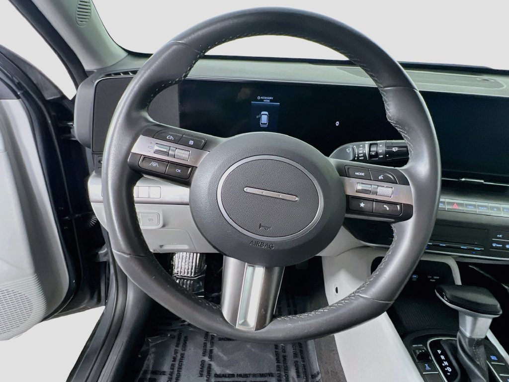 Certified 2025 Hyundai Kona SEL AWD/4WD image 10