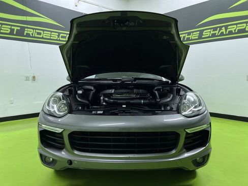 Used 2016 Porsche Cayenne AWD/4WD image 4