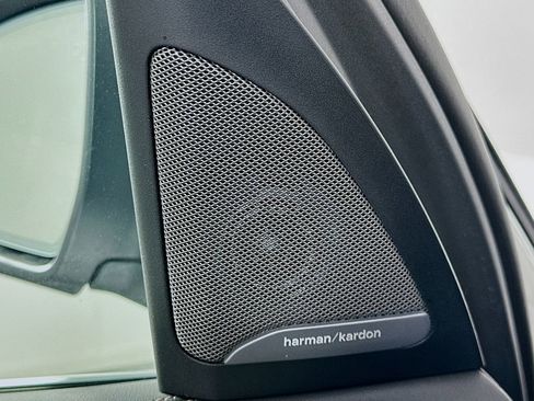 Used 2025 BMW X7 xDrive40i w/ Premium Package image 19