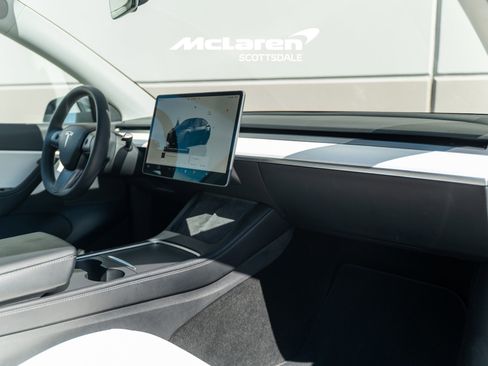 Used 2022 Tesla Model Y Performance image 18