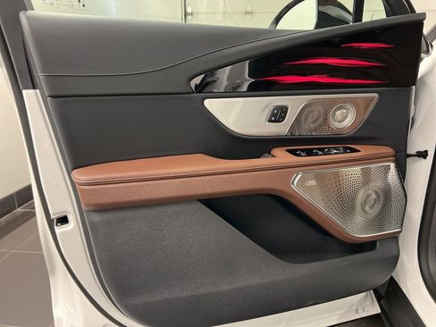 New 2026 Lincoln Nautilus Reserve image 32