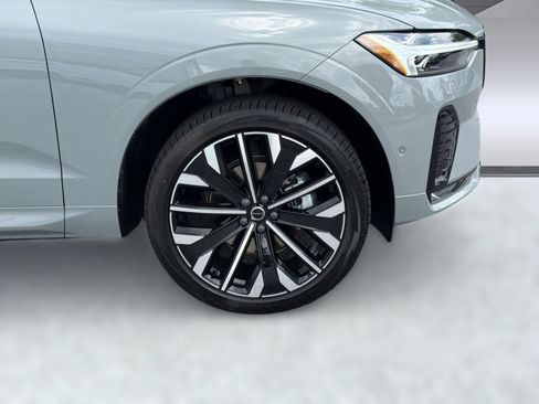 New 2026 Volvo XC60 B5 Ultra w/ Protection Package Premier AWD/4WD image 12