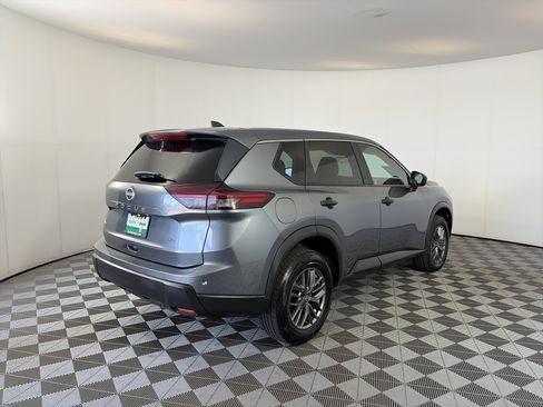 Used 2024 Nissan Rogue S AWD/4WD image 10