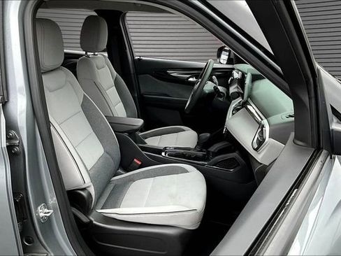 Used 2025 Chevrolet TrailBlazer LT FWD image 26