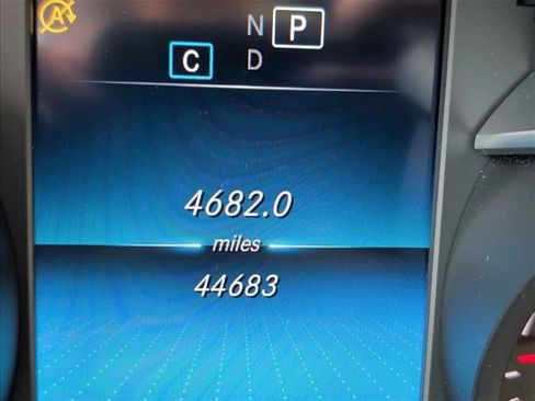 Used 2022 Mercedes-Benz GLC 300 image 7