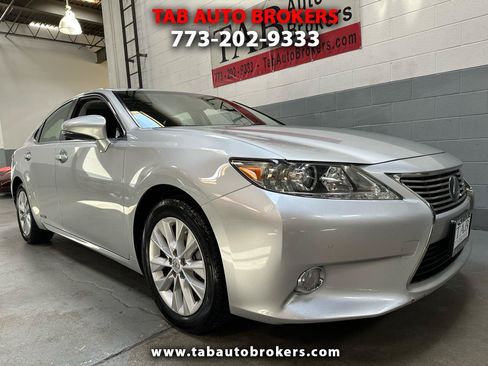 Used 2013 Lexus ES 300h w/ Luxury Pkg FWD image 1