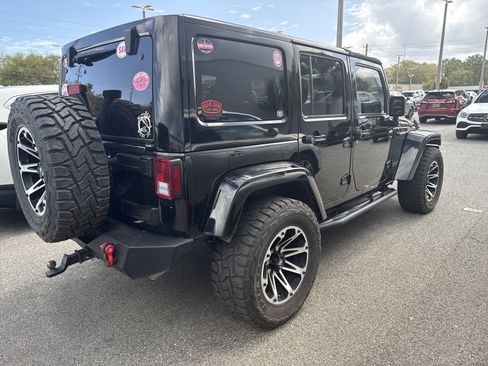 Used 2015 Jeep Wrangler Unlimited Rubicon w/ Connectivity Group image 2