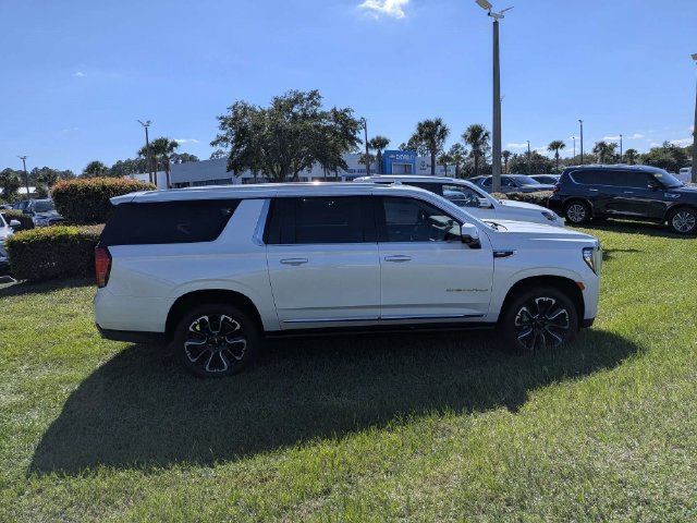 Used 2022 GMC Yukon XL Denali w/ Max Trailering Package AWD/4WD image 2