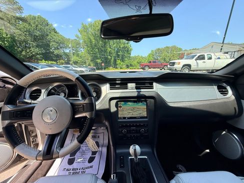 Used 2010 Ford Mustang Shelby GT500 RWD image 31
