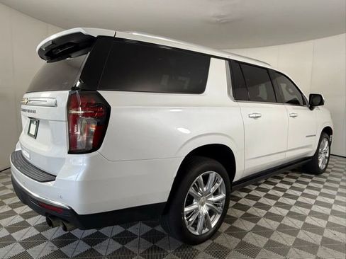 Used 2023 Chevrolet Suburban High Country w/ Premium Package 2 RWD image 3